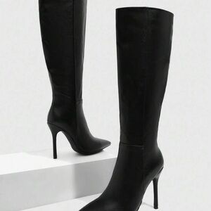 Black Knee-High Pointed Toe Boots